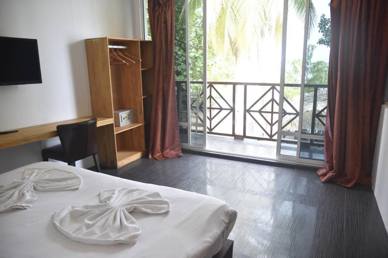 Seven Corals Hotel Maafushi Kültér fotó