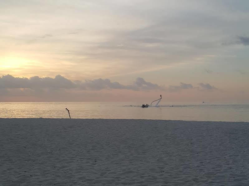 Seven Corals Hotel Maafushi Kültér fotó